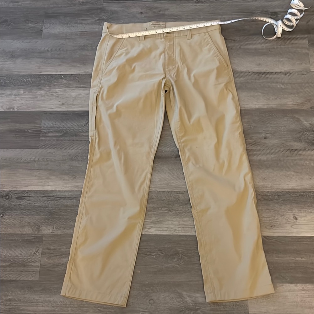 Eddie Bauer Travex Khaki Chinos Classic Straight Fit 34x32